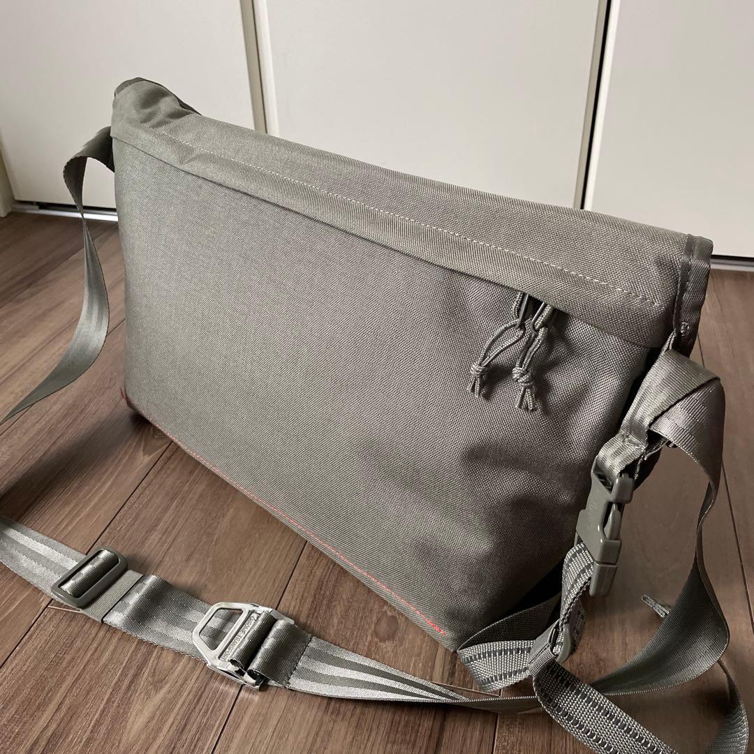 美品★ CHROME クローム　メッセンジャーバッグ