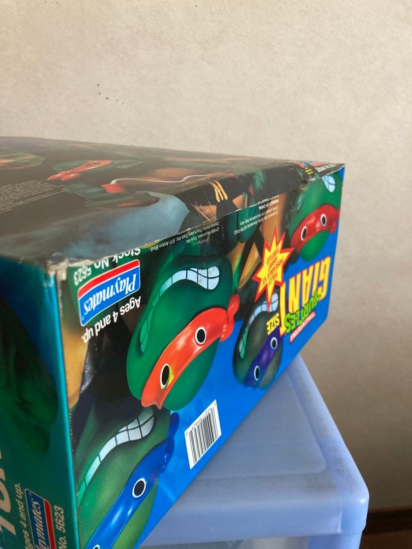 週末セール　タートルズ ジャイアントフィギュア ３体セット。