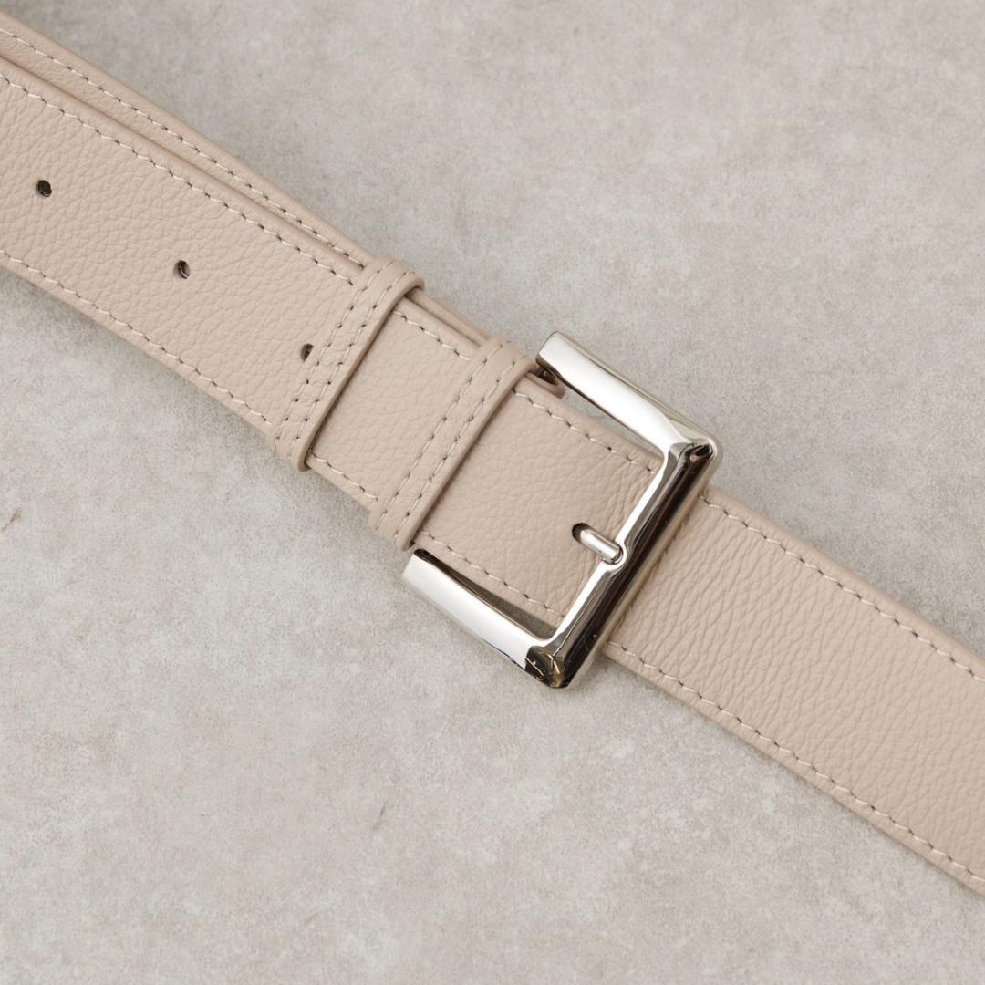 【新品タグ付】ビアズリー レザー ボディバッグ ベージュ