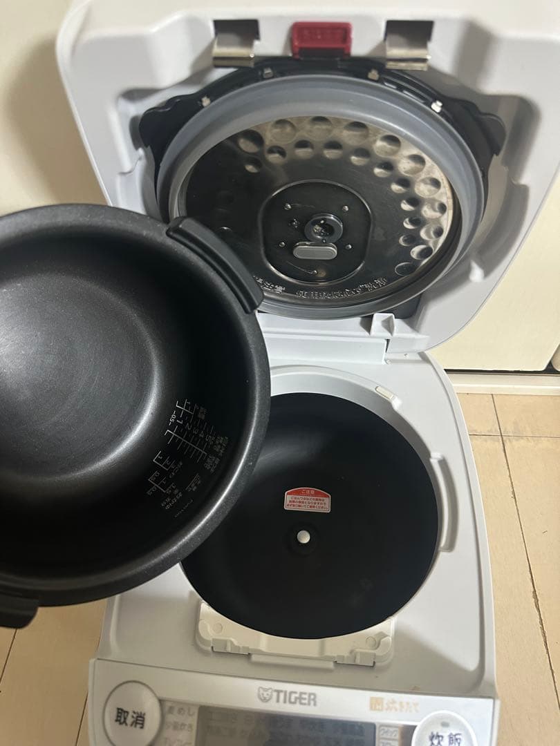 【美品】タイガー魔法瓶　圧力IHジャー炊飯器　5.5合炊き JPV-G100