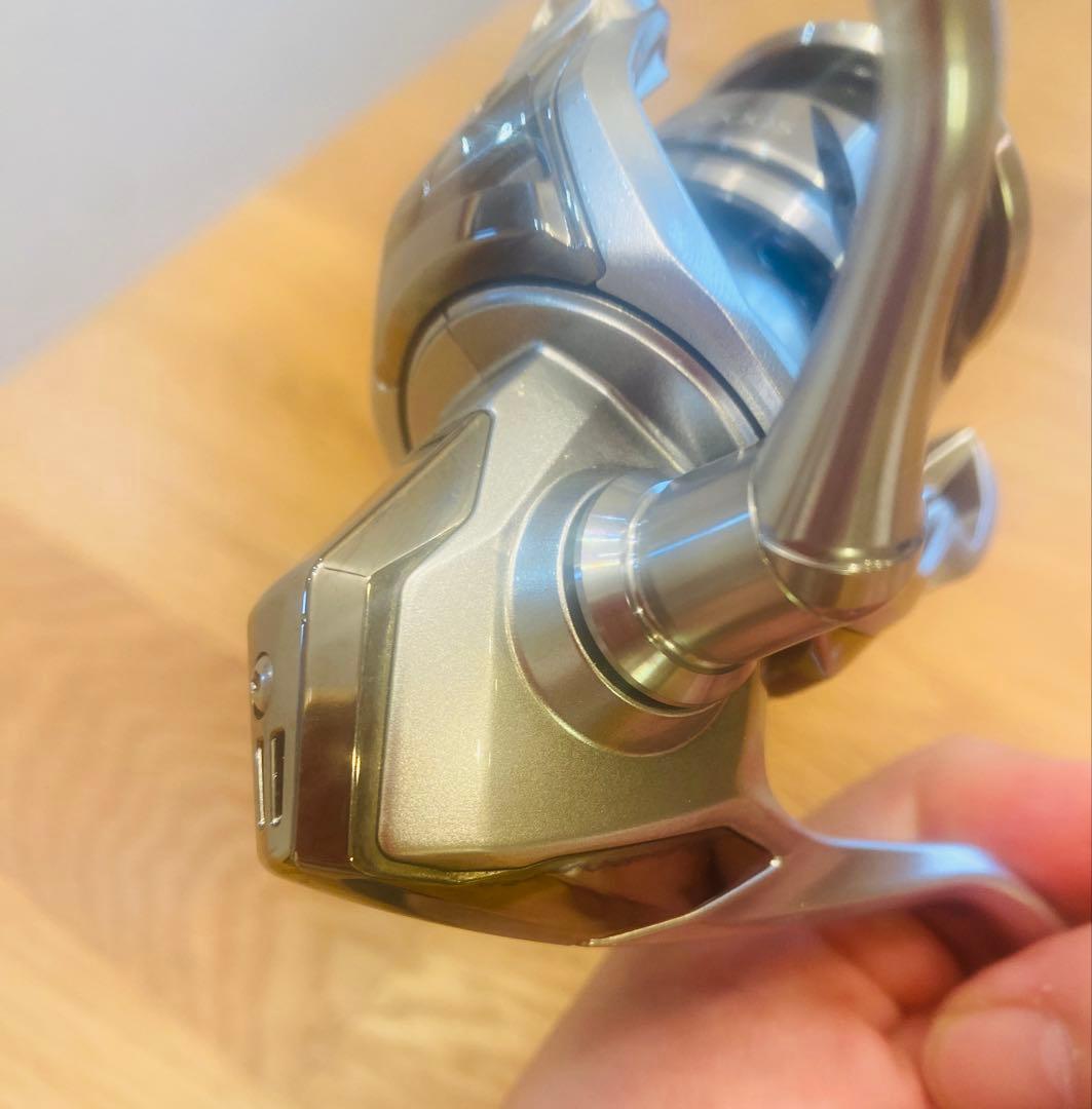 【値下げ中！】スピニングリール シマノ 23ストラディック C2000S 美品