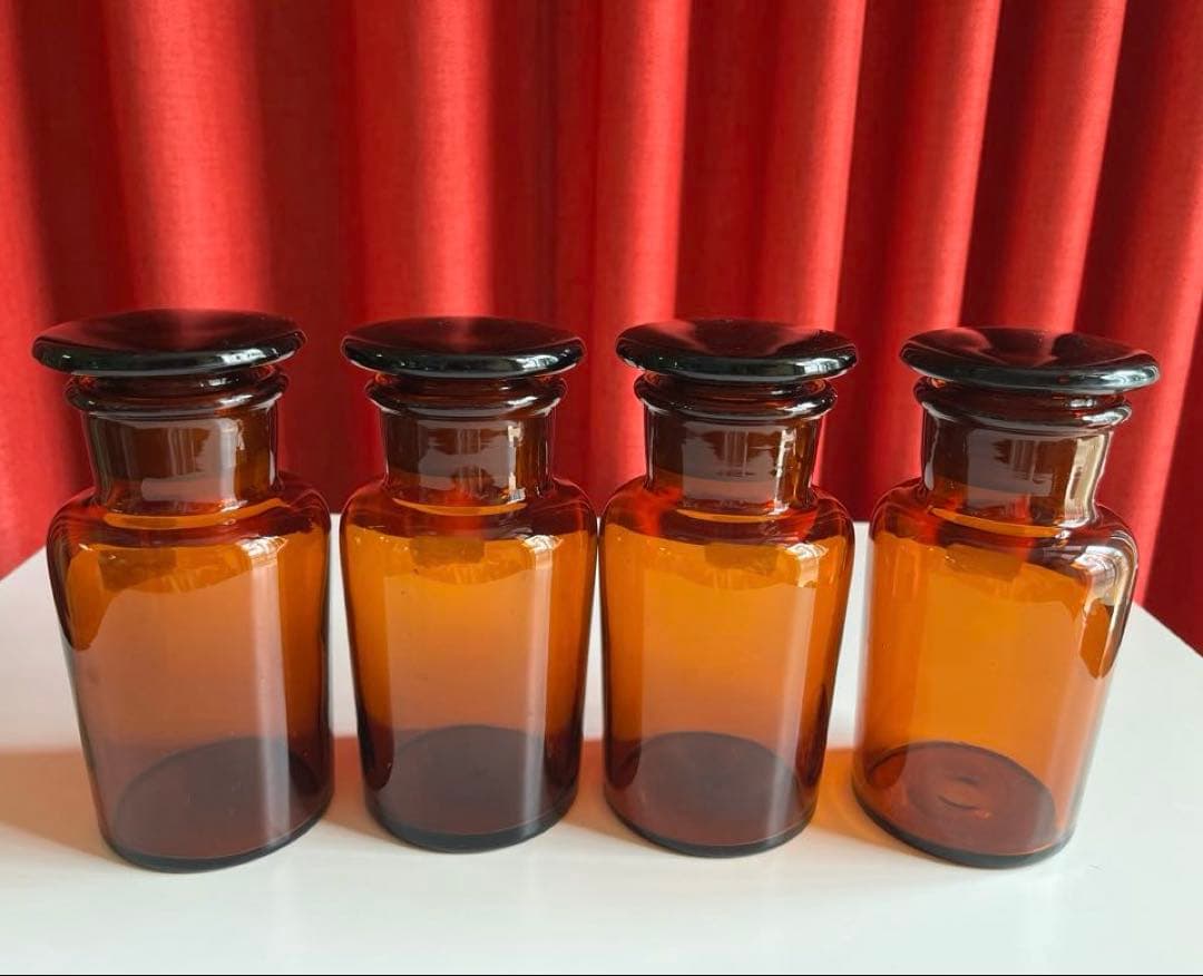 ◆未使用品◆ 昭和レトロ　アンティーク　薬瓶セット　鉄器ブックスタンド