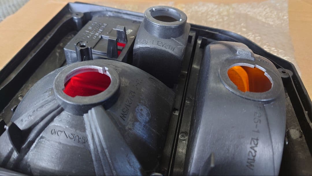 アルトワークス　スズキ　純正　テールランプ　35670-84010　左　未使用