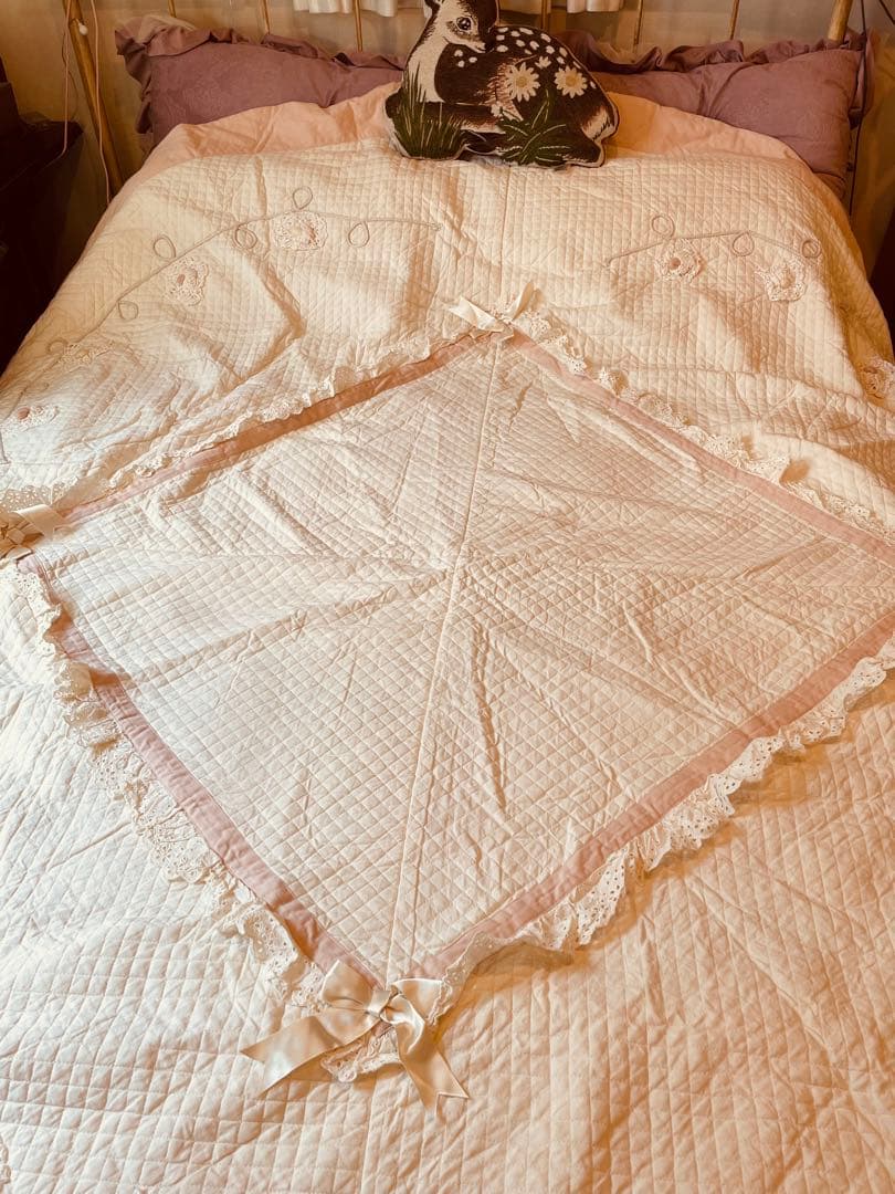 ❤️お値下げ★さえら★アンリコ★お花モチーフとリボン飾り付★キルティングマット特大