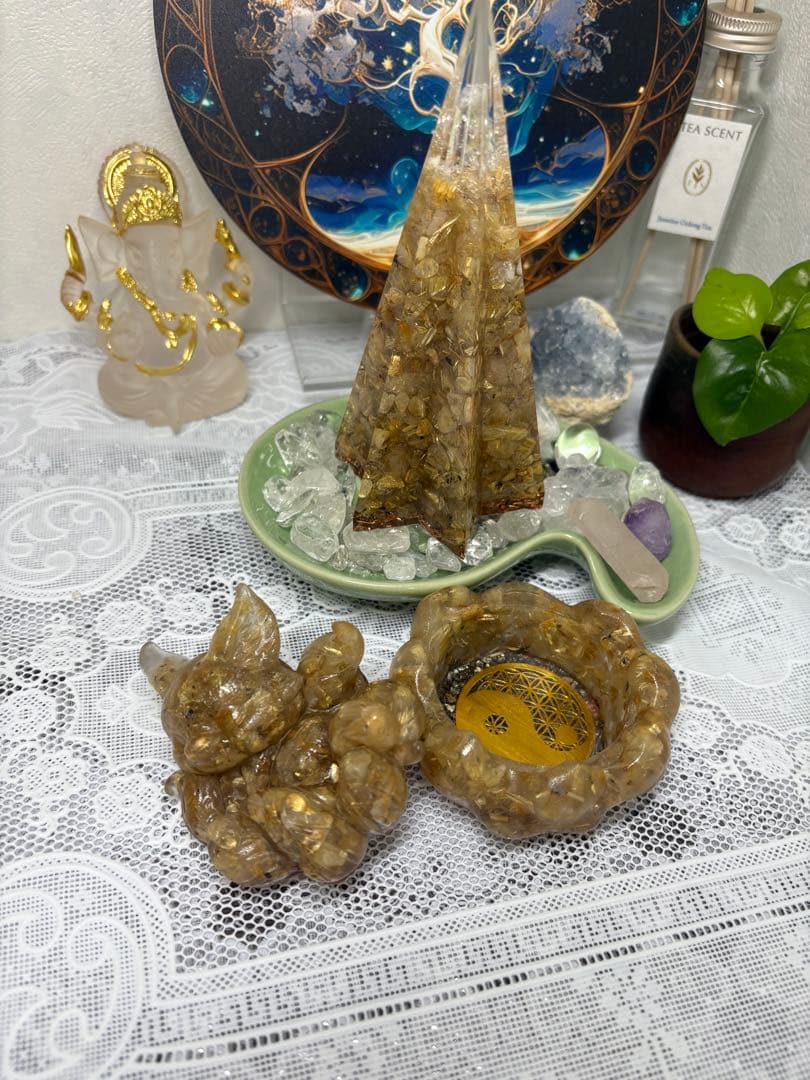 オルゴナイト 九尾の狐小物入れ ゴールドルチルクォーツ