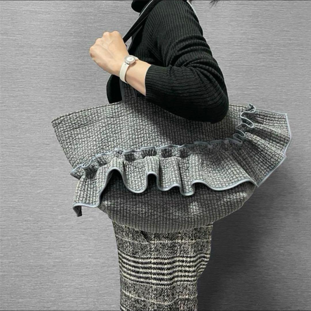 新作♡ヌビバッグ　フリルギャザー　ダークグレー×ブラック　パール　底板マグネット