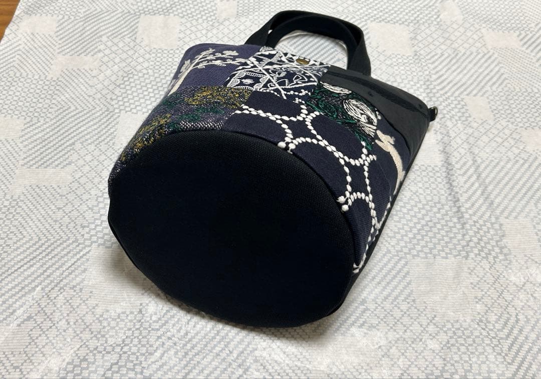 ハンドメイド ミナペルホネン パッチのバケツトート
