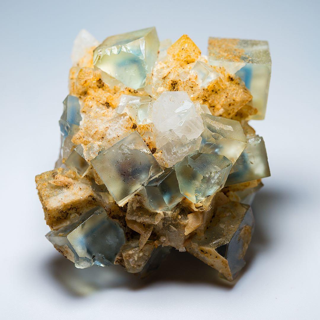 イタリア サルデーニャ フローライト 天然石 原石 鉱物標本 鉱石 蛍石 715