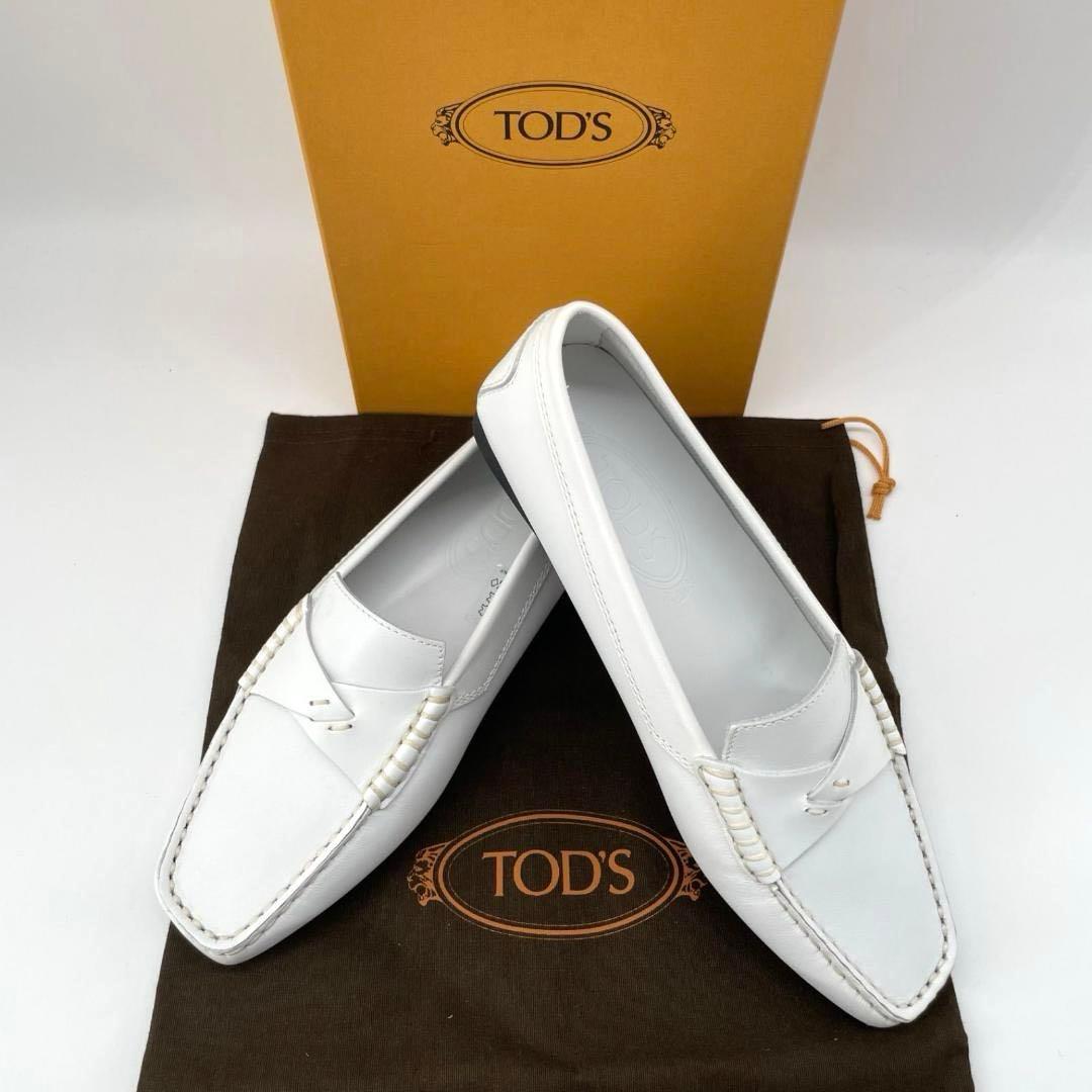 15085✨未使用級✨トッズ ゴンミーニ ドライビングシューズ レザー 白