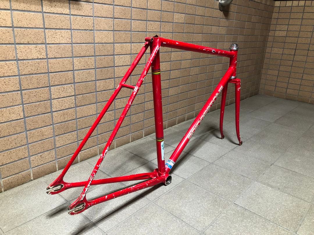 BRIDGESTONE 赤 ピストフレーム