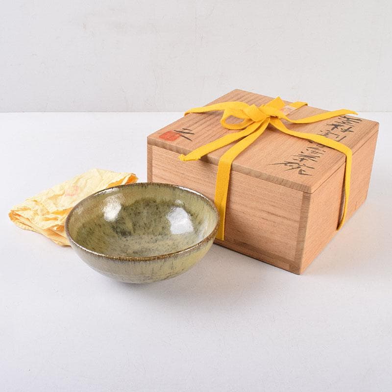 茶道具　高取焼　高鶴元作　萱釉　割高台茶碗　共布共箱　V　R9054