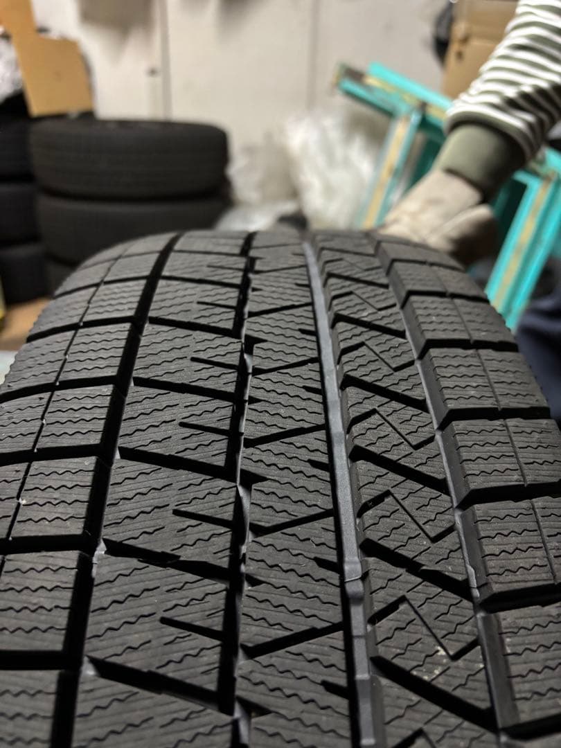 その④　30アルファード　九分山スタッドレス付き16インチアルミ