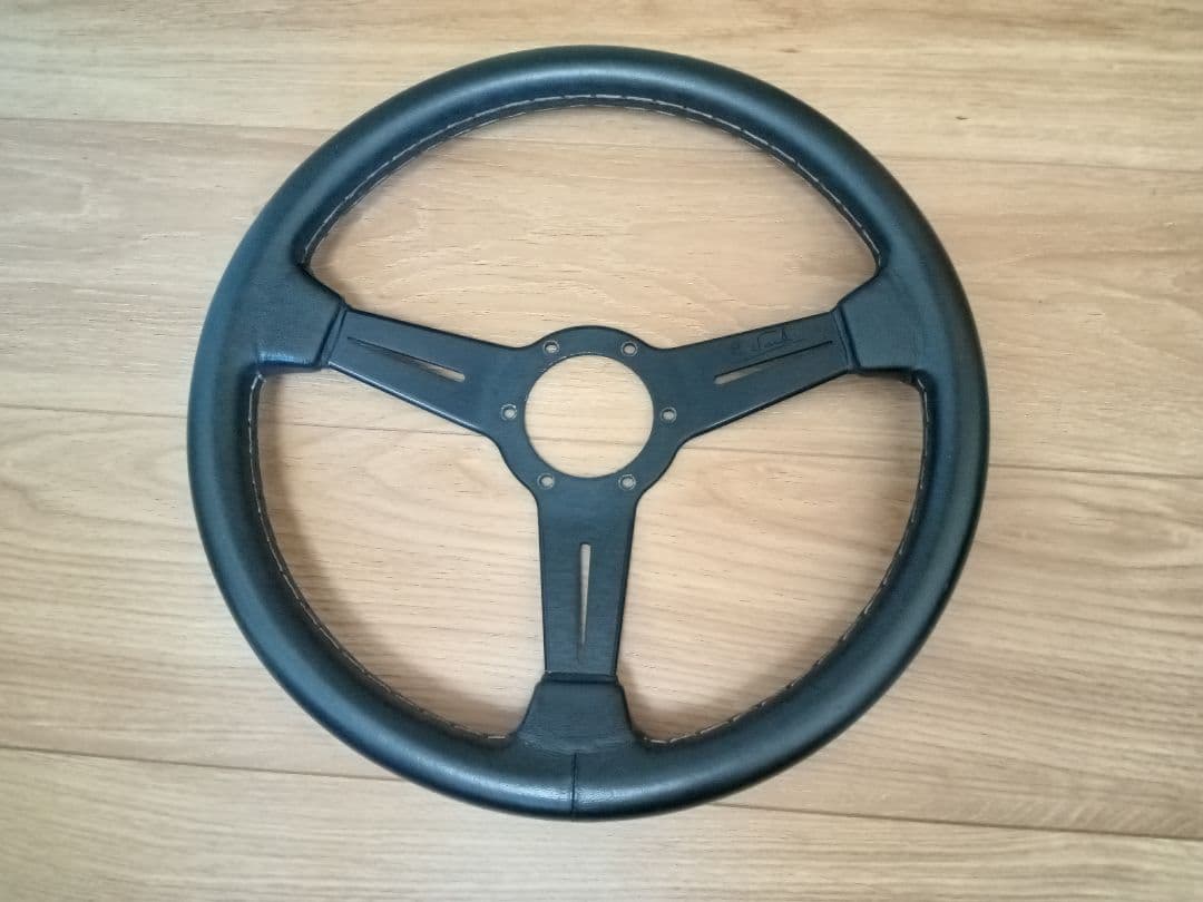 ナルディ 34パイ クラシック レザーハンドル