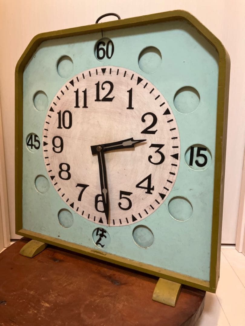 存在感抜群！昭和レトロの児童教材用大型時計盤◇昭和37年【分現滅式時計盤】