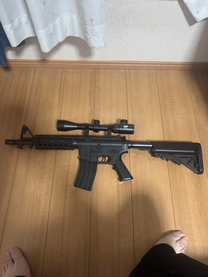 早い者勝ち電動ガン ブラック スコープ付き