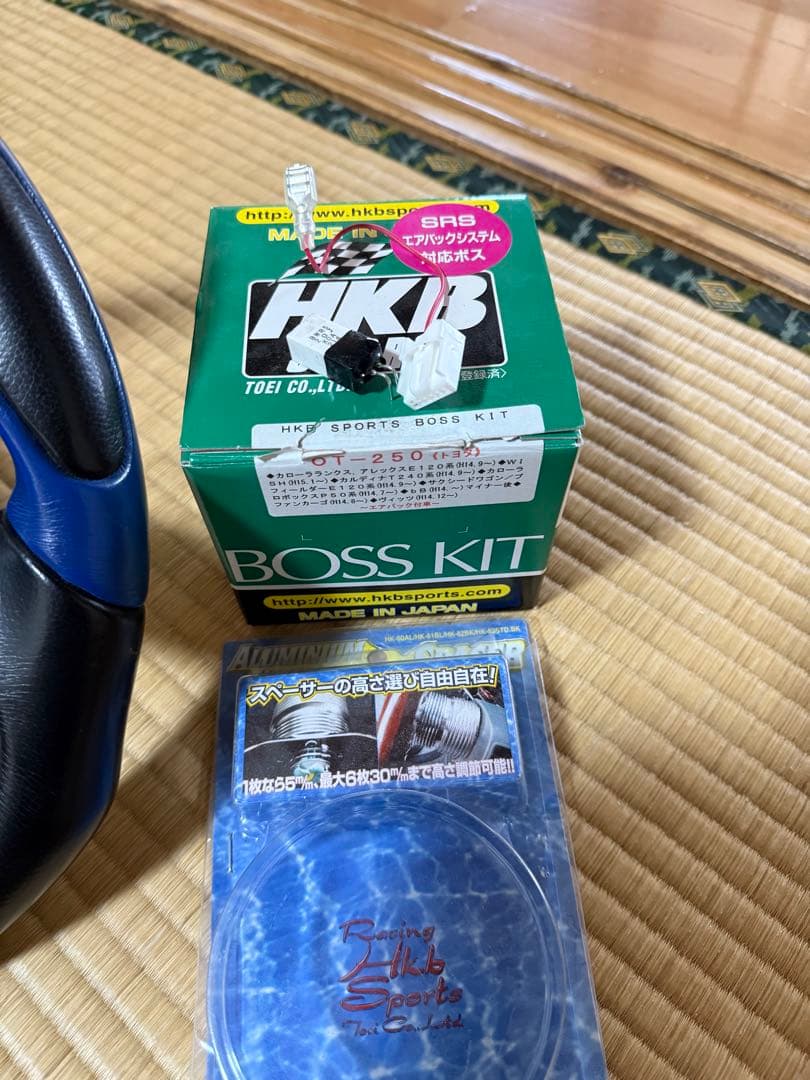 momo ステアリング 350mm 青黒 + HKB BOSS OT-250