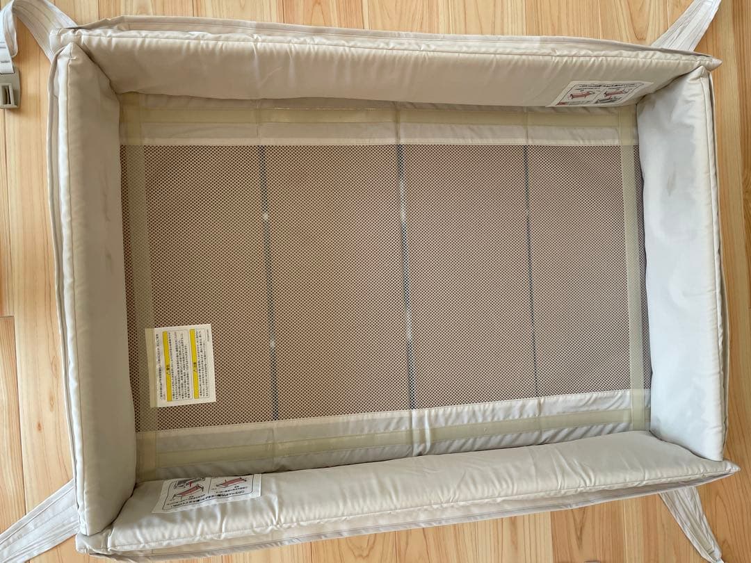 箱付き　Aprica アップリカ ココネルエアー ホワイト 折り畳みベビーベッド