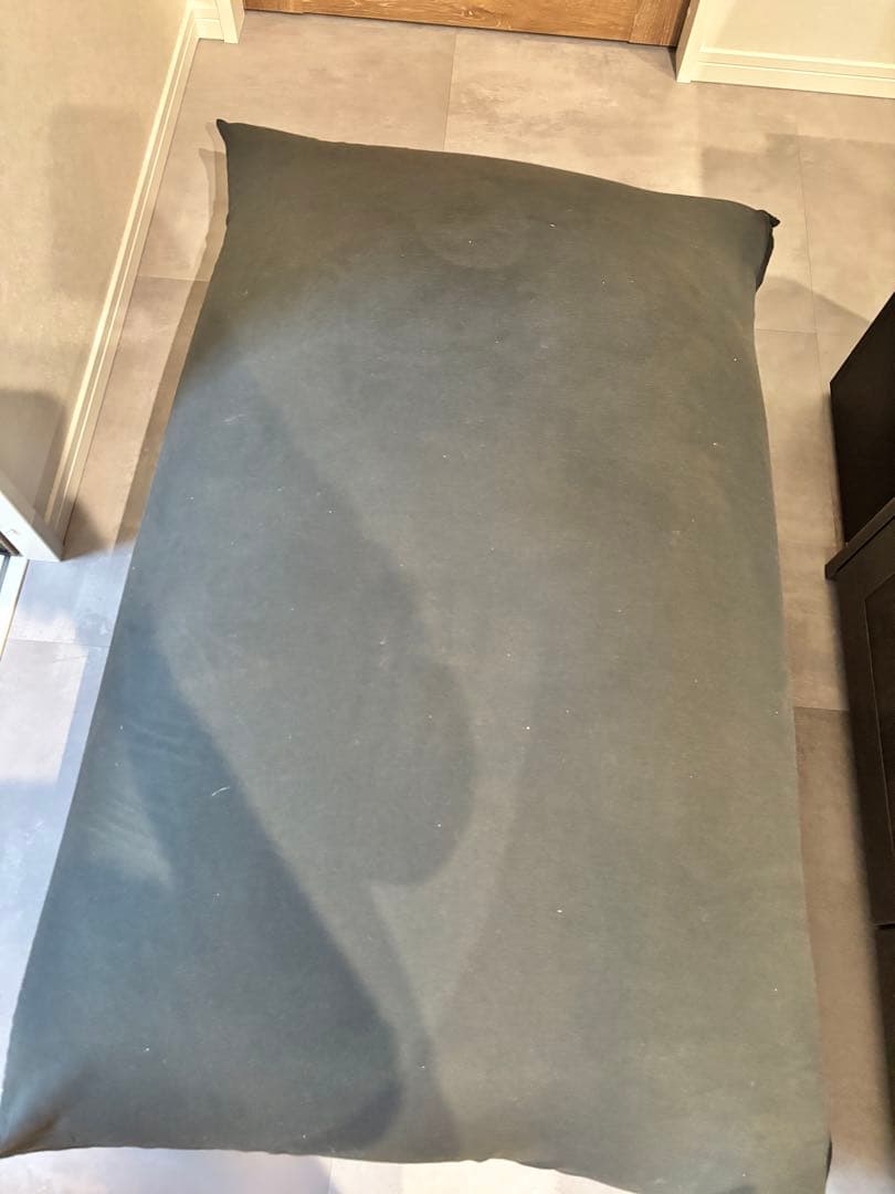 美品✨Yogibo Midi プレミアム❣️ダークグレー ビーズクッション