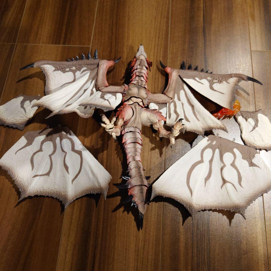 リオレウス　S.H MonsterArts モンスターアーツ