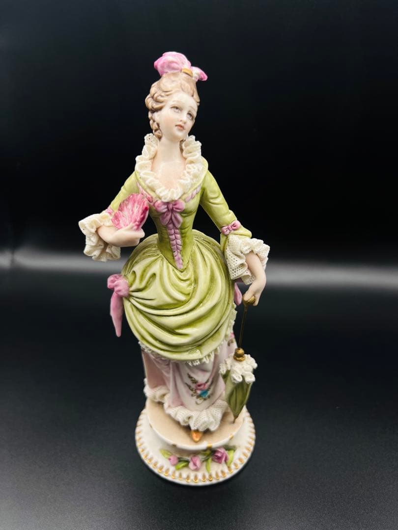 ビクトリアンスタイル 陶器製 女性像