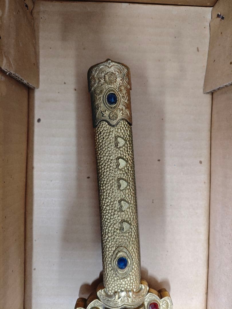 国宝原寸大複製 黄金梨子地螺鈿餝剣 模造刀 レプリカ 展示台付き 木箱付A028