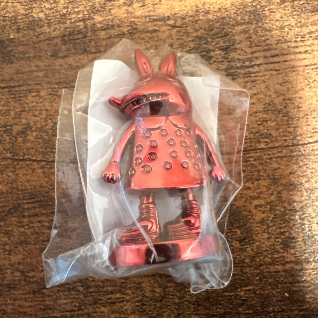 米津玄師 メタルフィギュア ウサギ 赤 TOUR FOGBOUND ガチャ ②