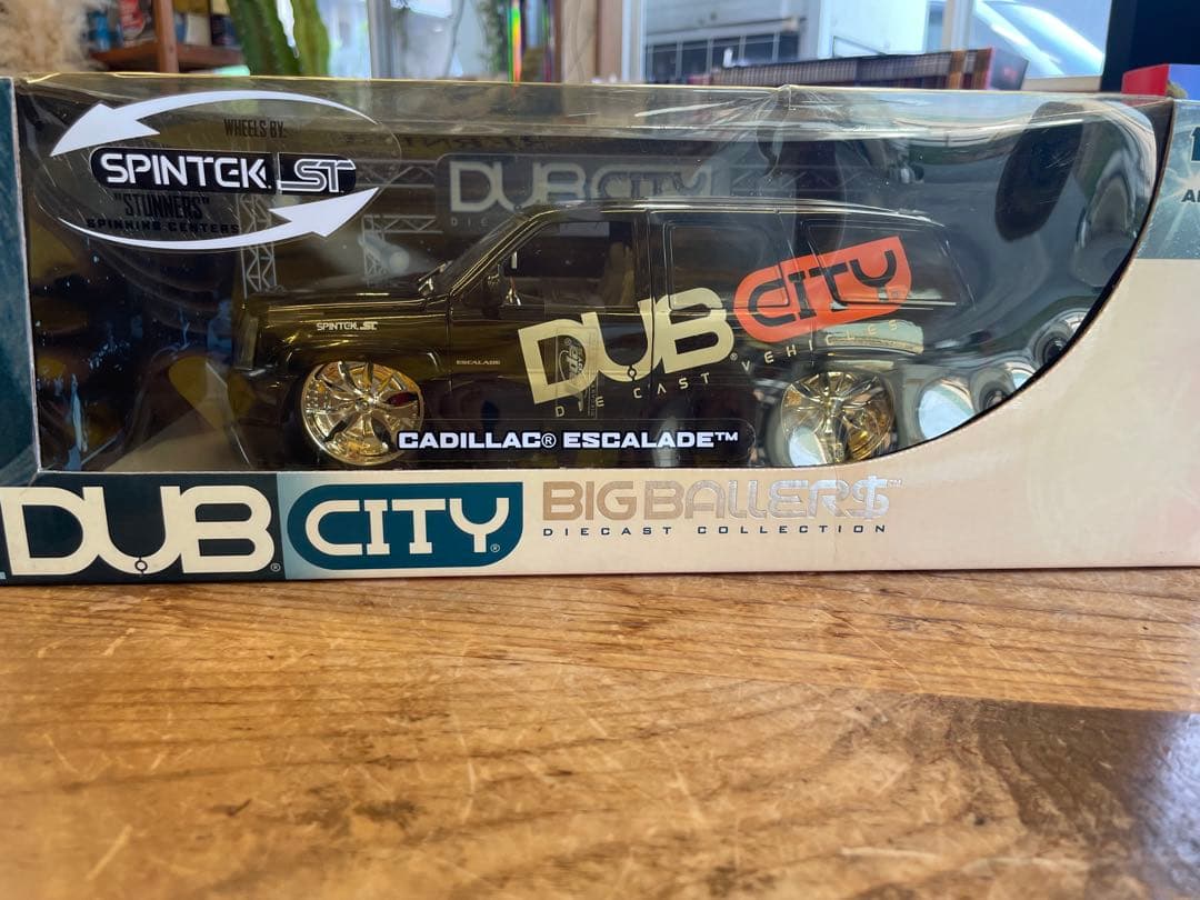 JadaToys未開封DUBCITY Cadillac Escalade1/18