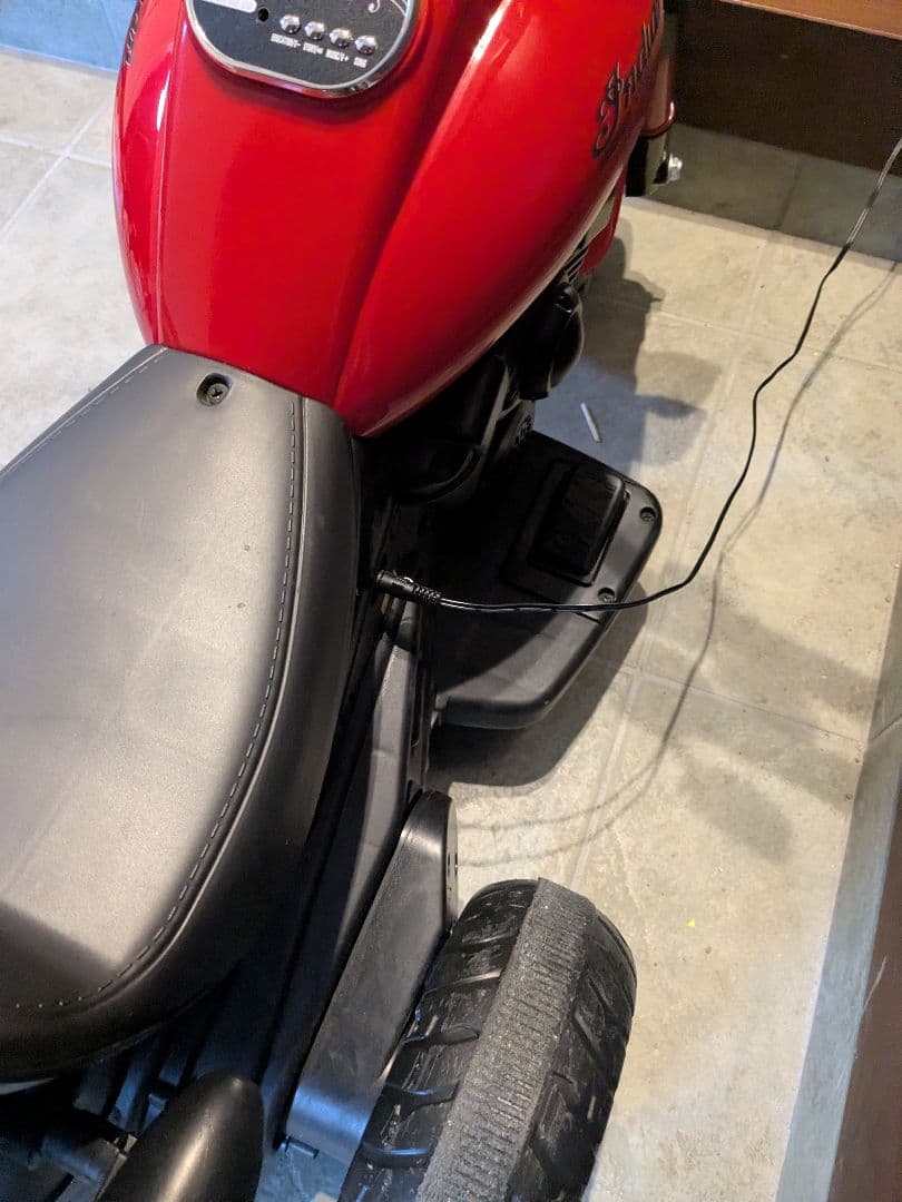 乗用玩具 乗用ラジコン トヨタ ハイラックス 　※シャンク品　手渡し取引き