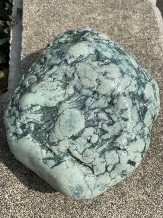 1884g 宮崎海岸　海石　翡翠　原石　糸魚川　翡翠