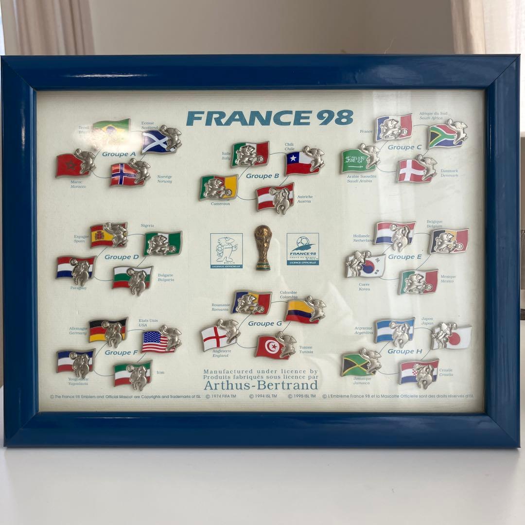 フランスワールドカップサッカー'98 32ヵ国 ピンバッジ 額入り