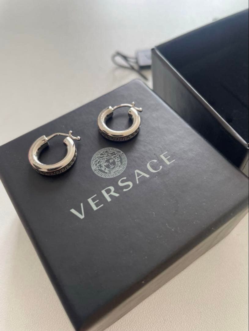 VERSACE シルバー フープピアス