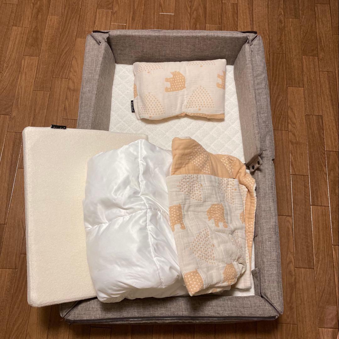 ファルスカ　ベビー　コンパクトベッド　ベージュ