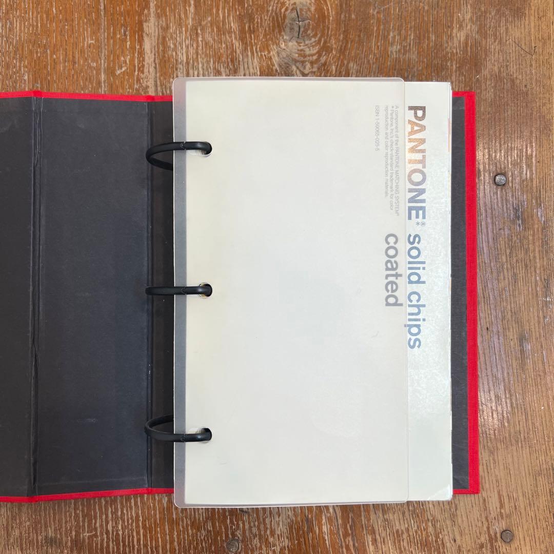 Pantone solid chips パントーン　色見本