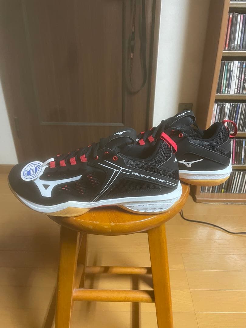 ミズノ　waveclaw neo 新品　27.5cm