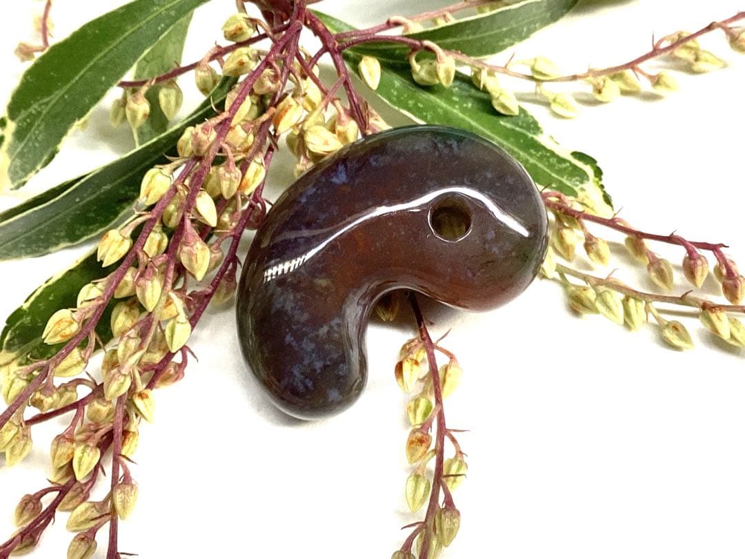 ✳お宝初出品　出雲石【ヘマタイト】天然石 雪輪文様*再結晶線入り　鑑別書付御守り