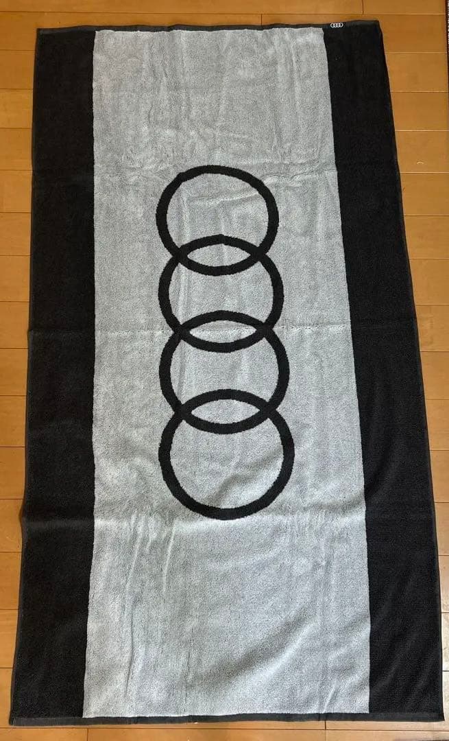 未使用　Audi タオル グレー　　約150✖️80cm