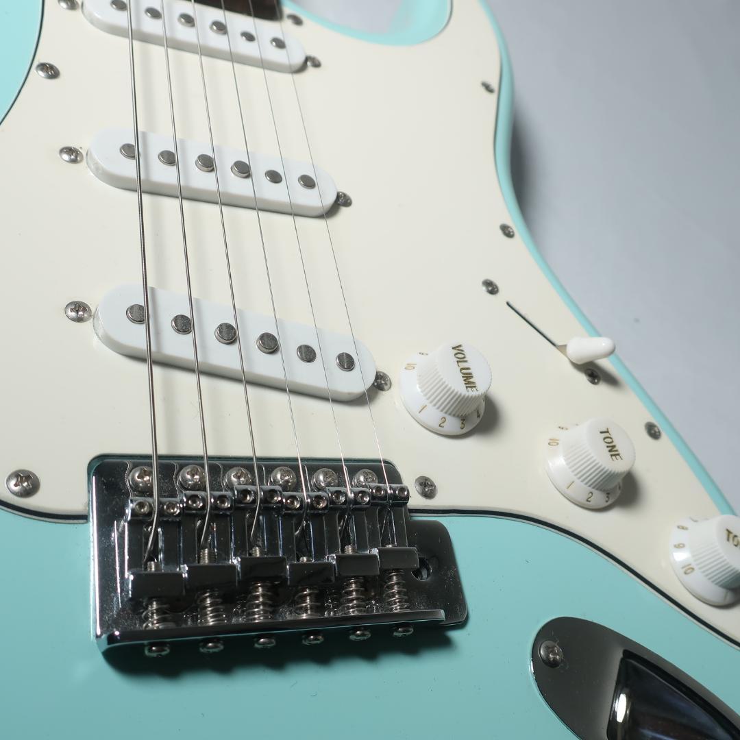 美品 Legend サーフグリーン ストラトキャスタータイプ ギター ケース付