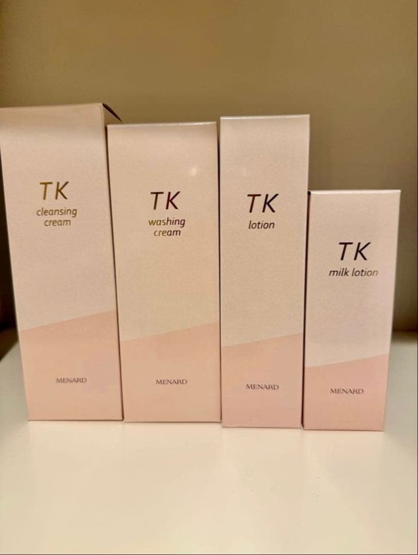 メナード化粧品大人気❣️《TK》4点セット