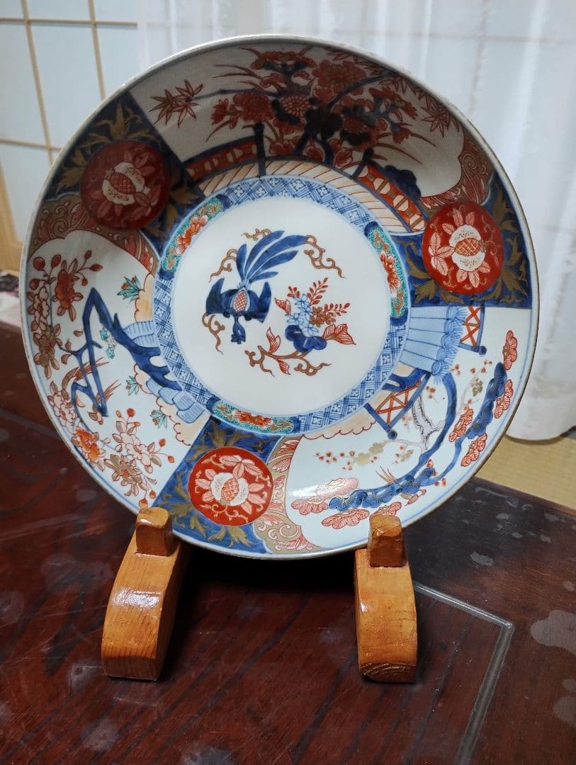 花鳥風月模様の陶磁器大皿