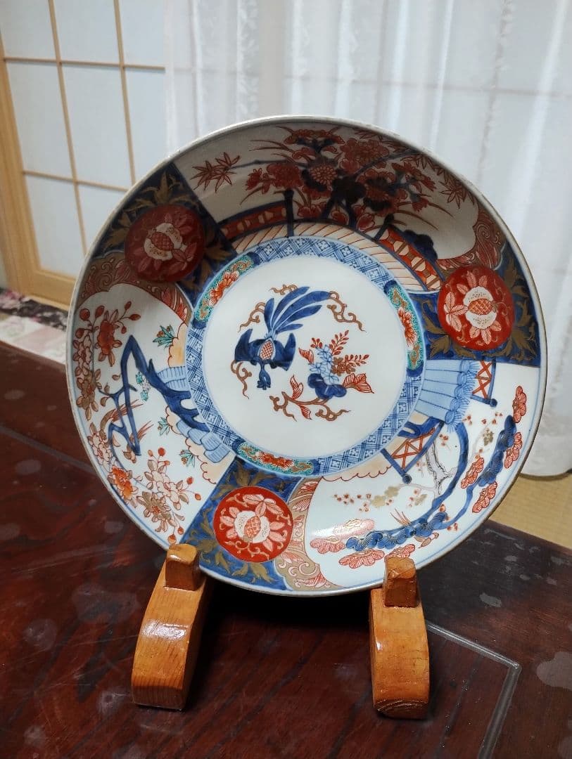 花鳥風月模様の陶磁器大皿