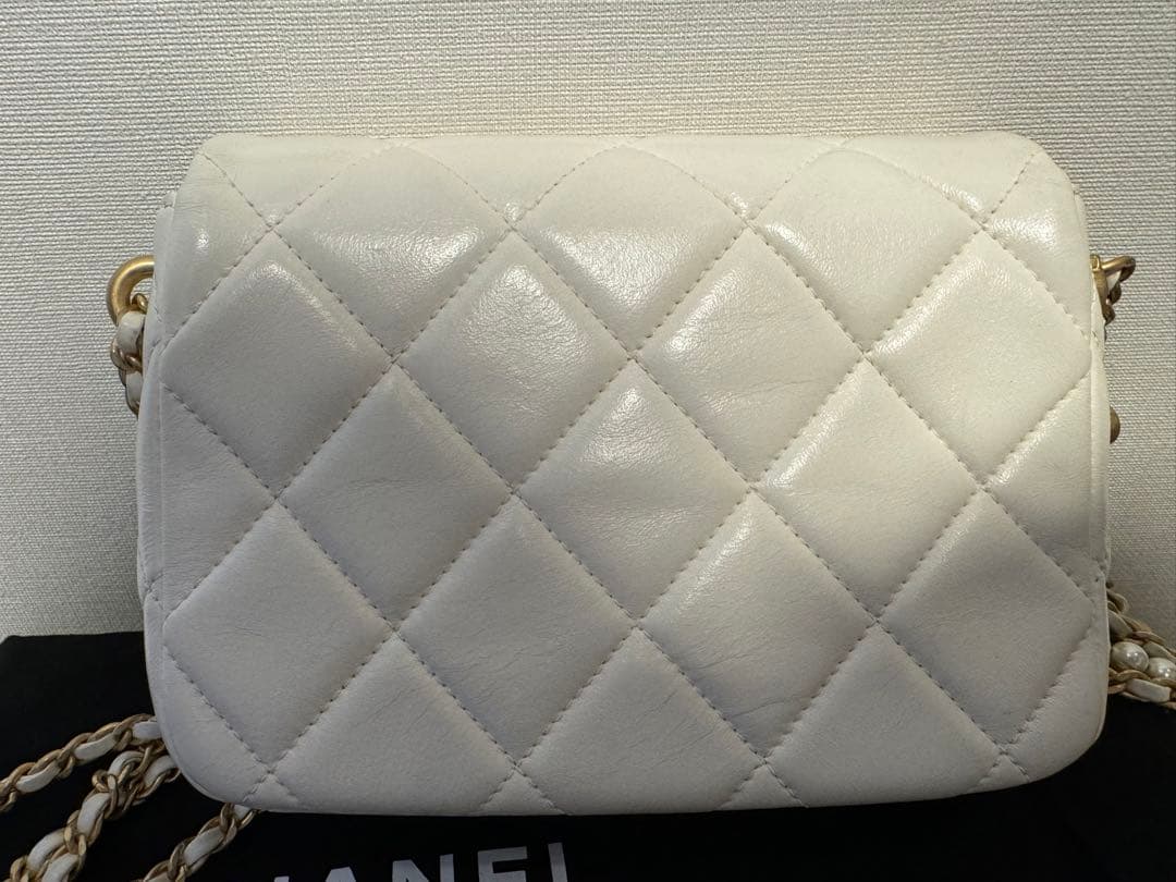 CHANEL マトラッセ ラムスキン パール ミニフラップバッグ ショルダー　白