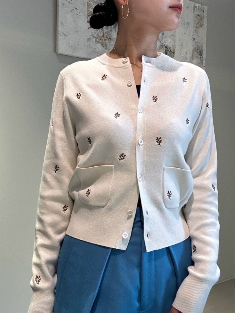 CABaN コットンカシミヤ エンブロイダリークルーネックカーディガン