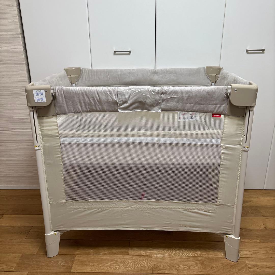 最終値下げ【アップリカ】ココネルエアープラスAB ホワイトベージュ　ベビーベッド