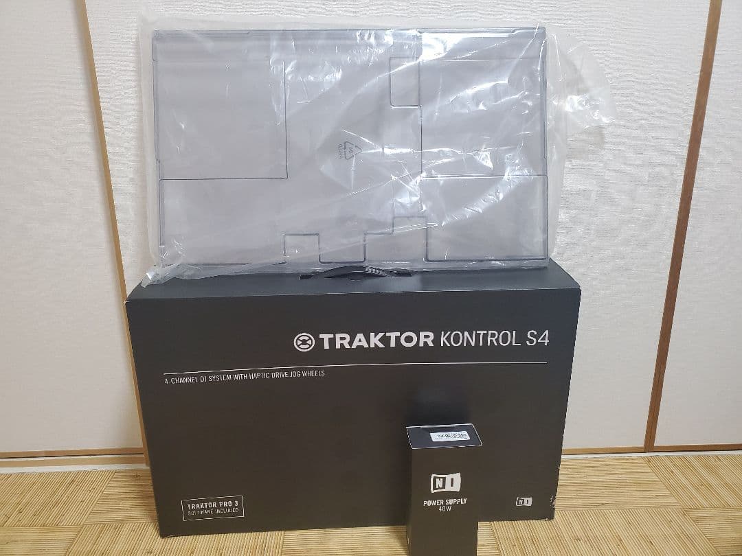 Traktor Kontrol S4 MK3 コントローラー