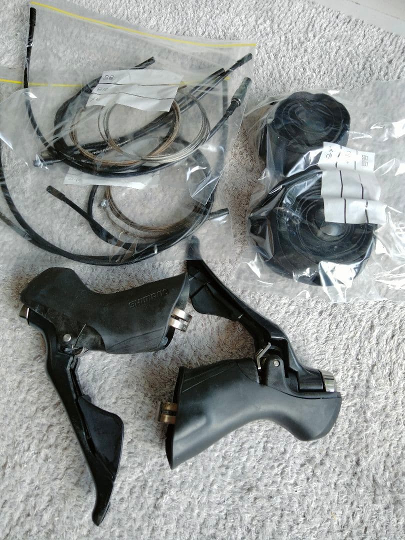 ULTEGRA デュアルレバー機械式　ST-R8000ダブルレバー１１速