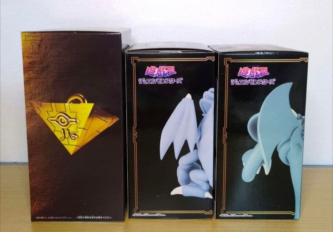 遊戯王 Vジャンプ定期購読特典カード3パックセット　フィギュア空箱のおまけ付き