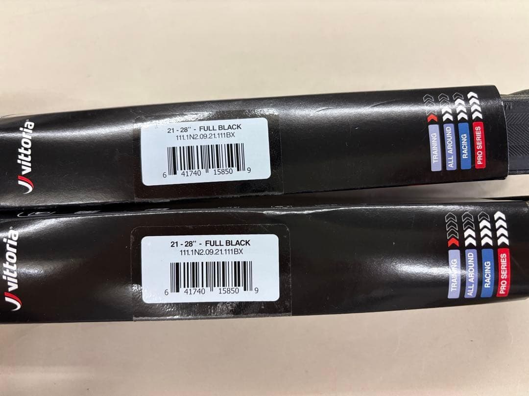 337【新品ラスト１品】vittoria　Strada　チューブラータイヤ　2本