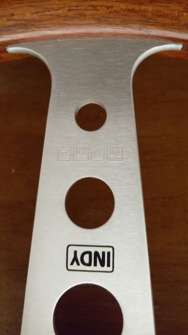 MOMO INDY ステアリングホイール 3スポーク35cm