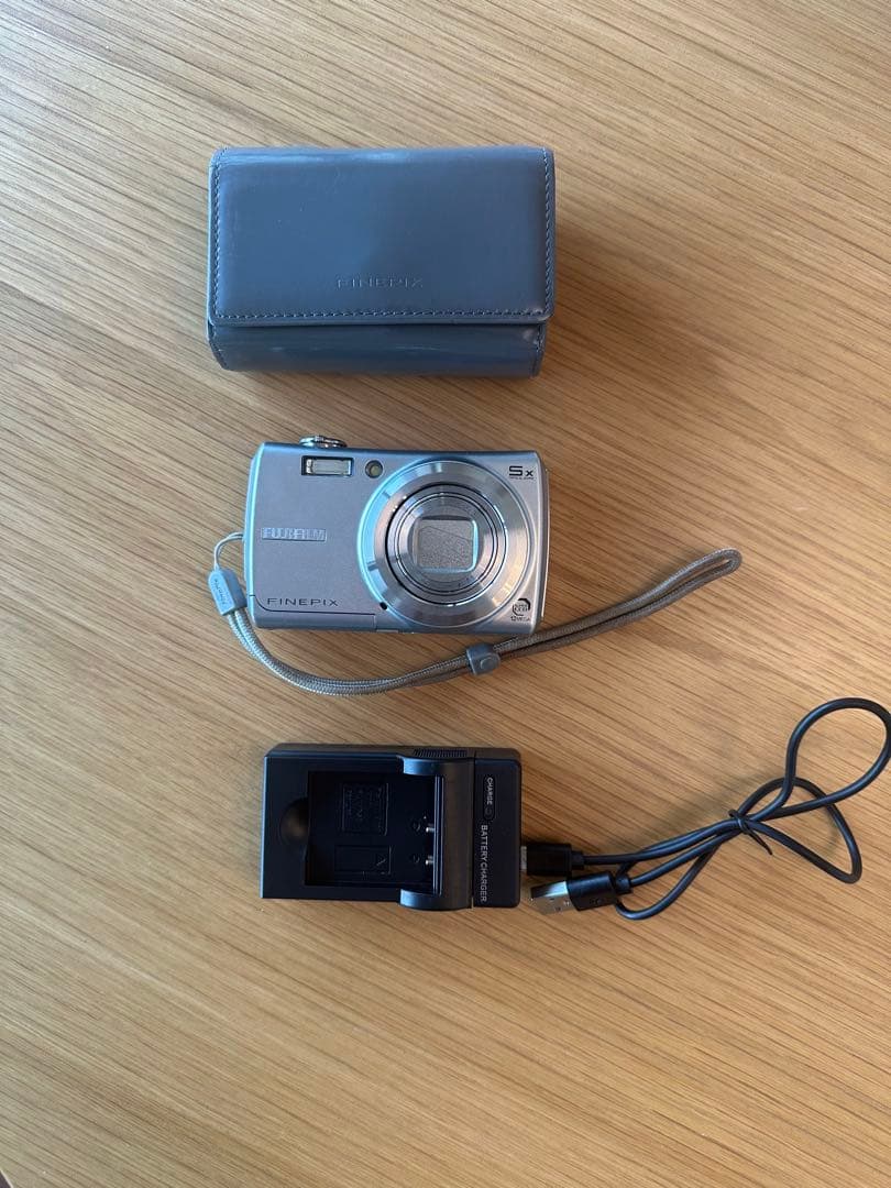 Fujifilm FinePix F100fd SX シルバー