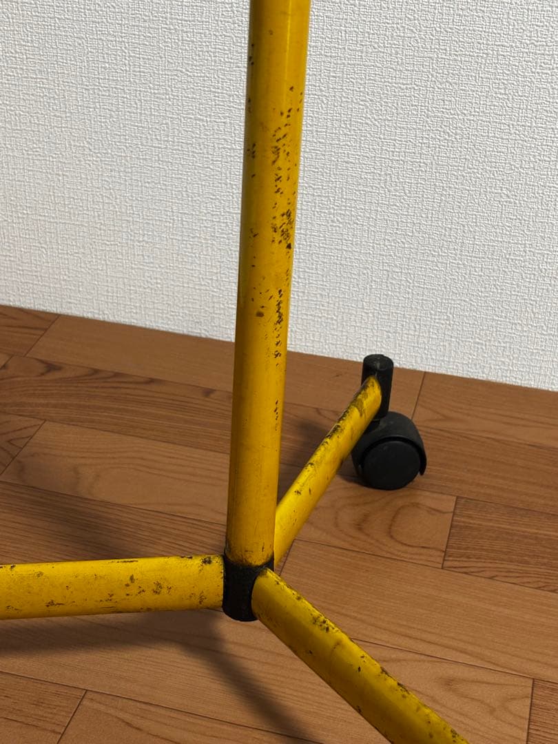 レトロ　フロアスタンドライト　ヴィンテージ　フロア　ランプ　イエロー